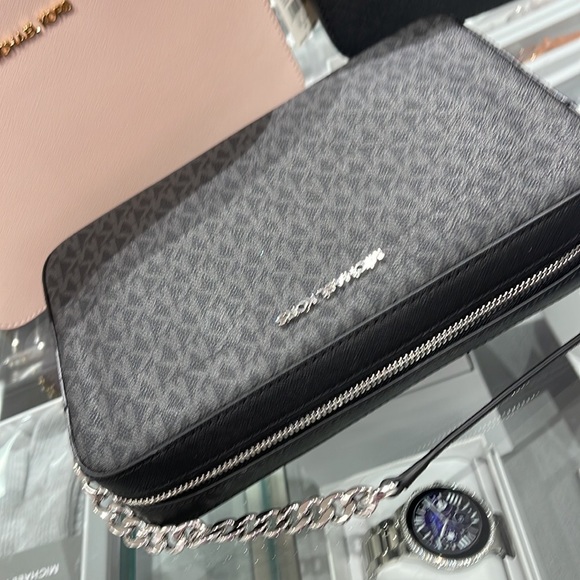 Michael Kors Jet Set Item Large East West Zip Crossbody Black Signature - Picture 9 of 17